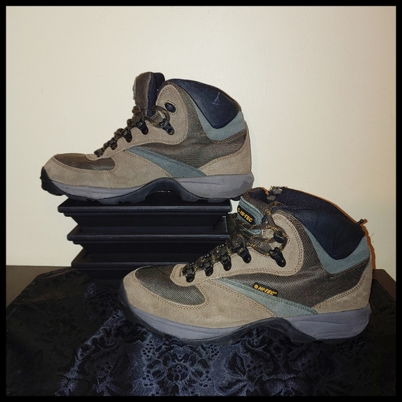 HiTec Hiking Boots - Picture 2 of 11